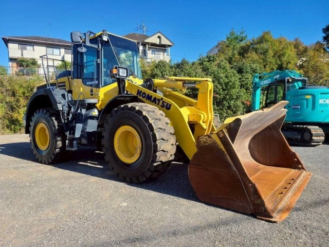 Chargeuse sur pneus KOMATSU WA380-8