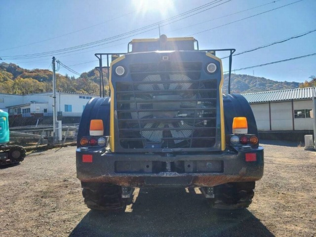 Chargeuse sur pneus KOMATSU WA380-8