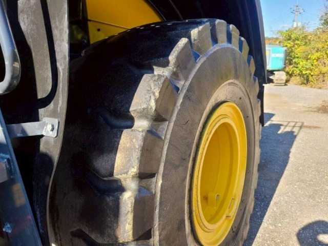 Chargeuse sur pneus KOMATSU WA380-8