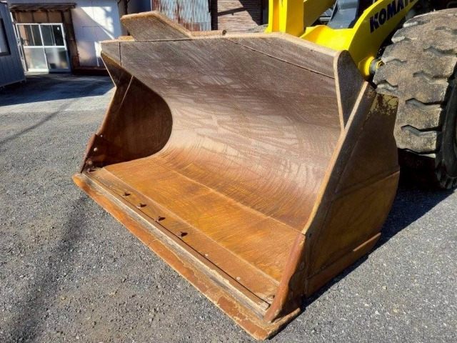 Chargeuse sur pneus KOMATSU WA380-8