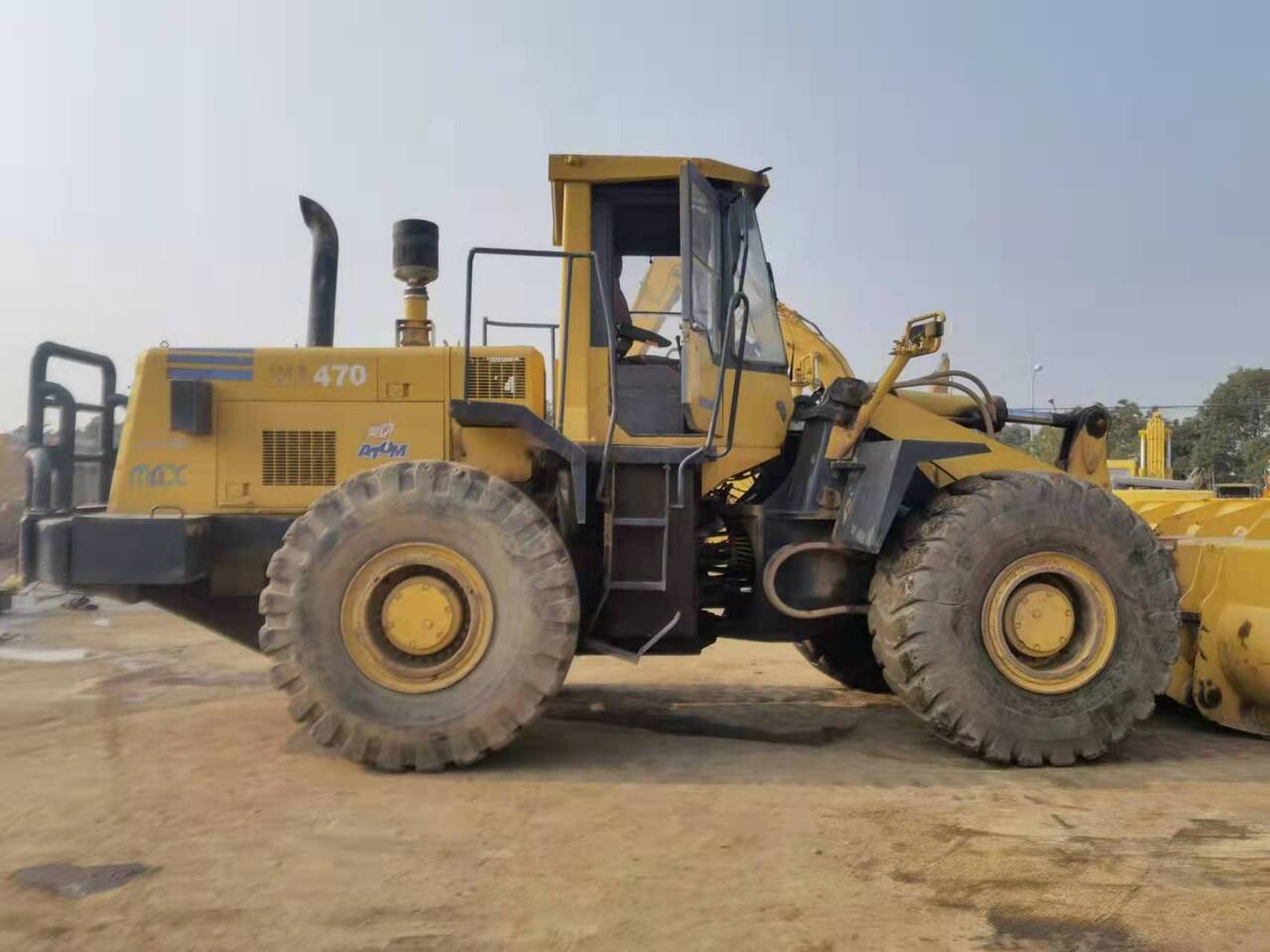 Chargeuse sur pneus KOMATSU WA470-3