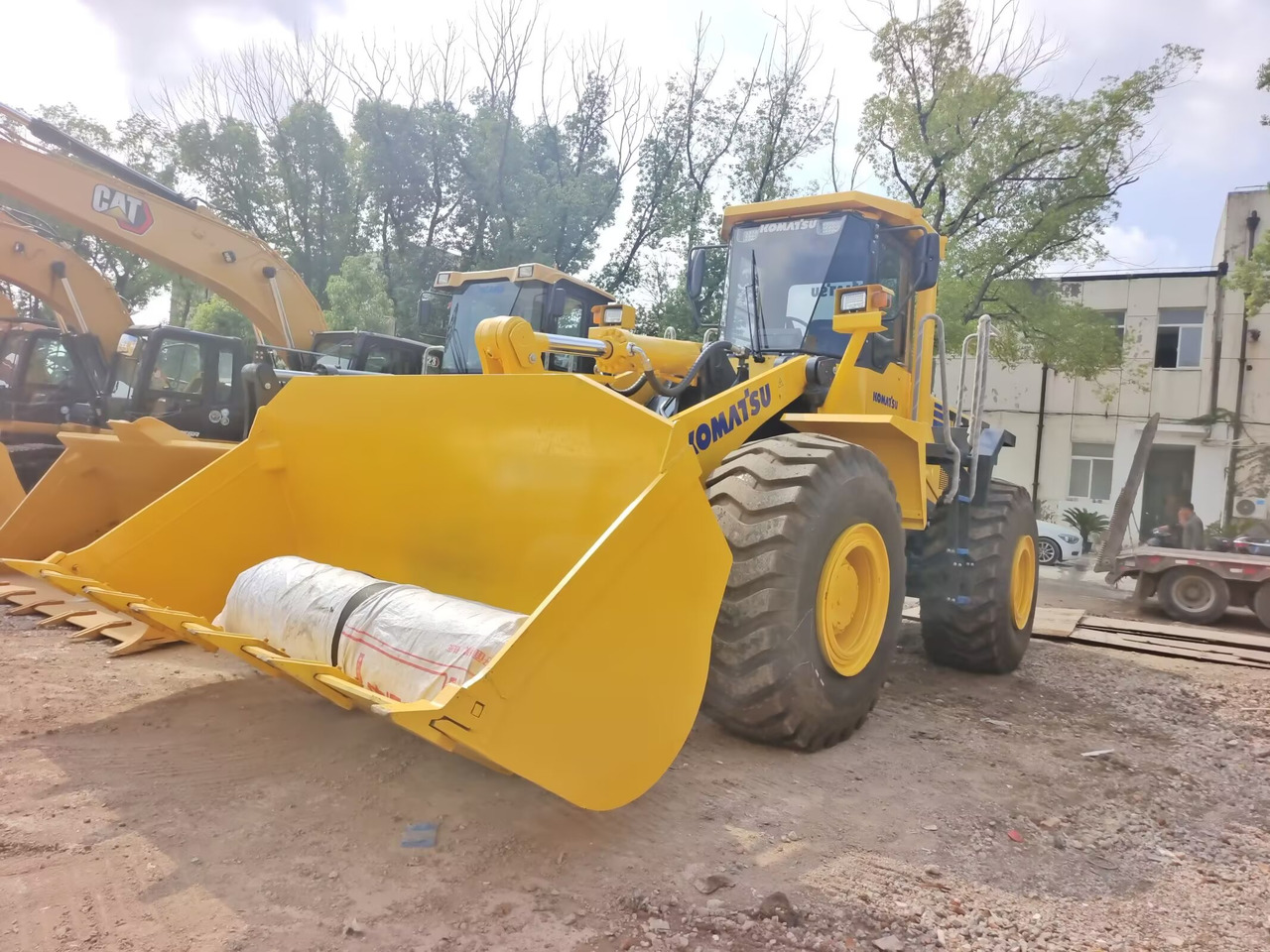 Chargeuse sur pneus KOMATSU WA470-3