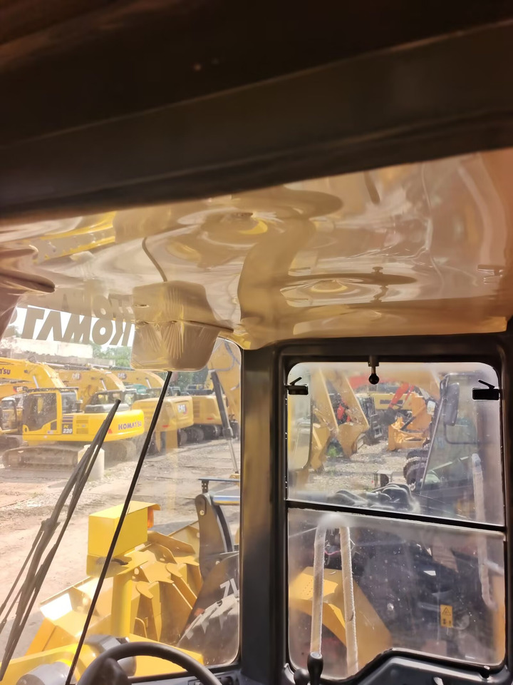 Chargeuse sur pneus KOMATSU WA470-3