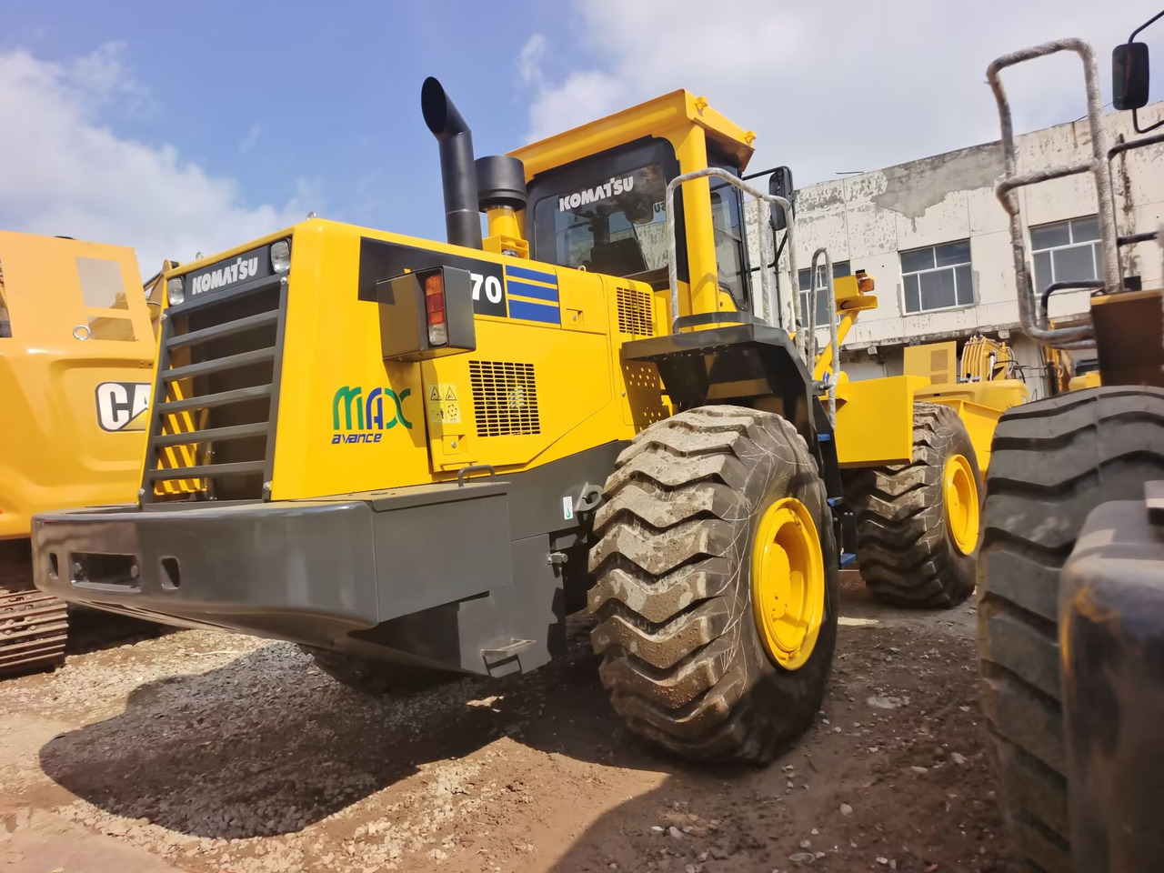 Chargeuse sur pneus KOMATSU WA470-3