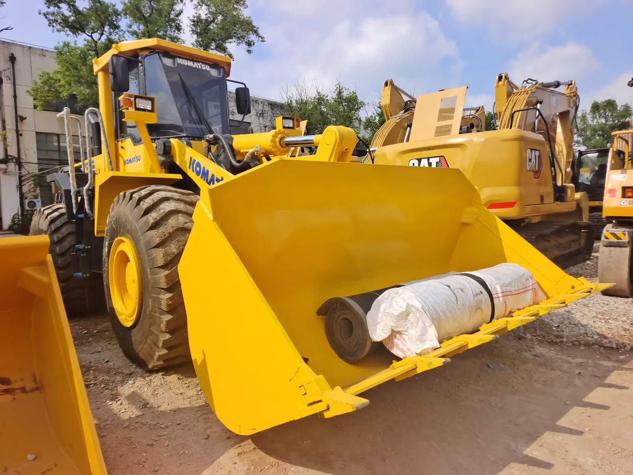 Chargeuse sur pneus KOMATSU WA470-3