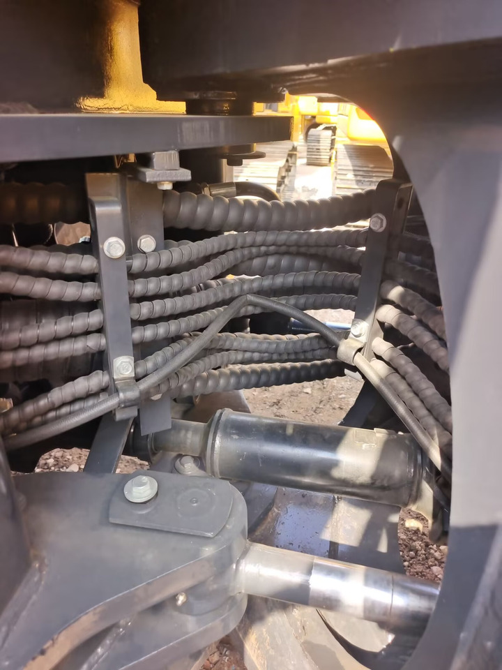 Chargeuse sur pneus KOMATSU WA470-3