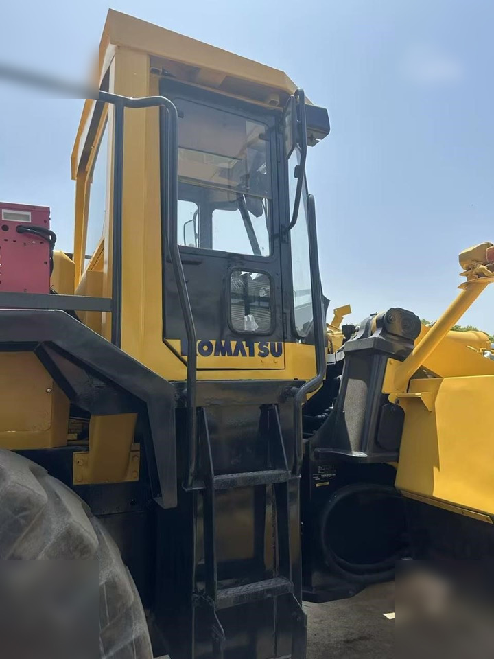 Chargeuse sur pneus KOMATSU WA470-3