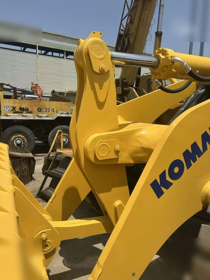 Chargeuse sur pneus KOMATSU WA470-3