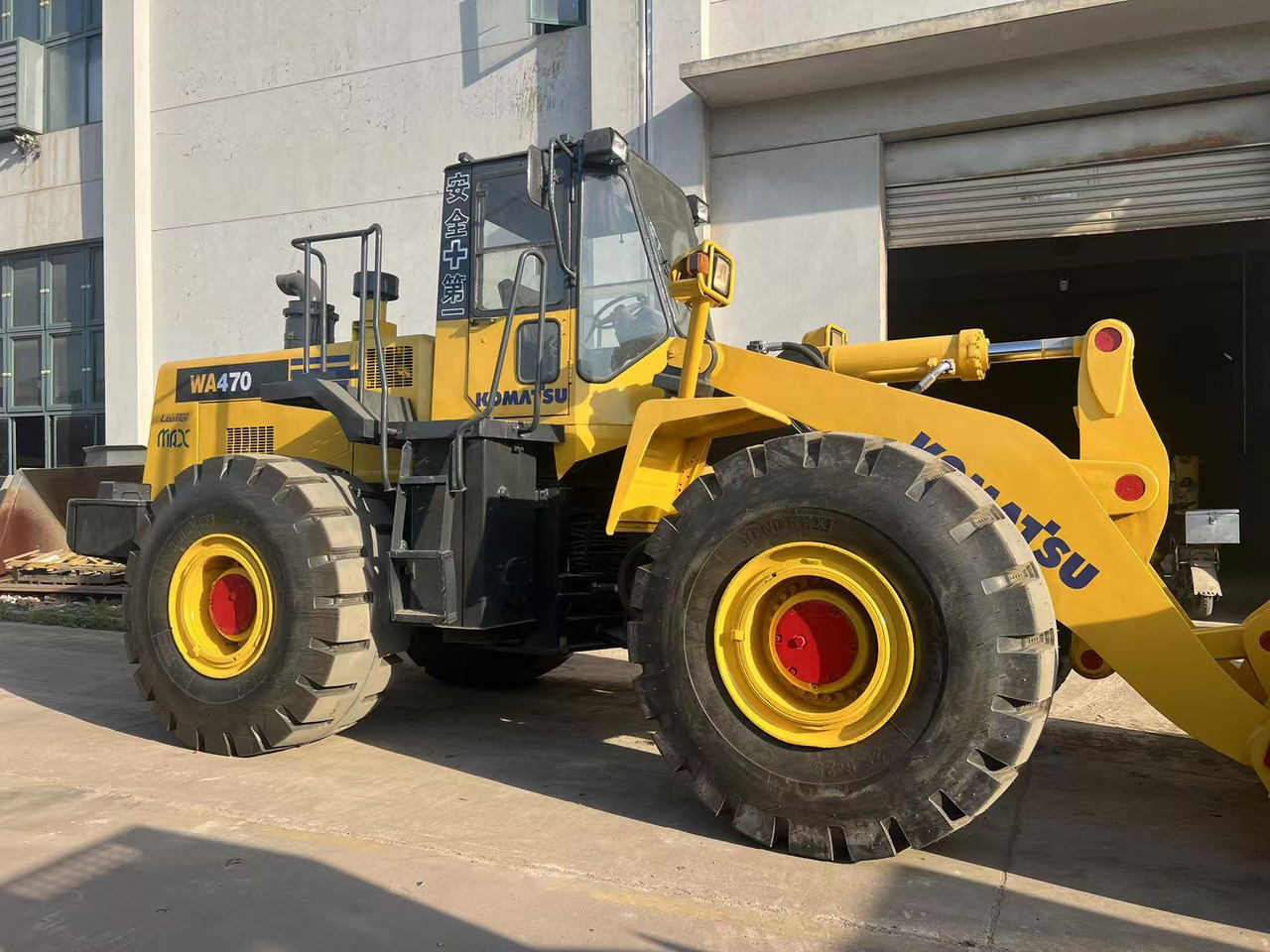 Chargeuse sur pneus KOMATSU WA470-3