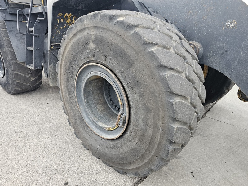 Chargeuse sur pneus KOMATSU WA470-7