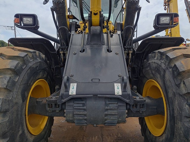 Chargeuse sur pneus KOMATSU WA470-8