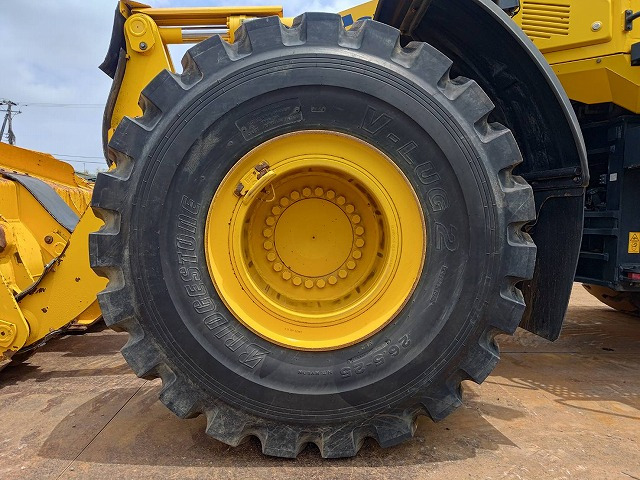 Chargeuse sur pneus KOMATSU WA470-8