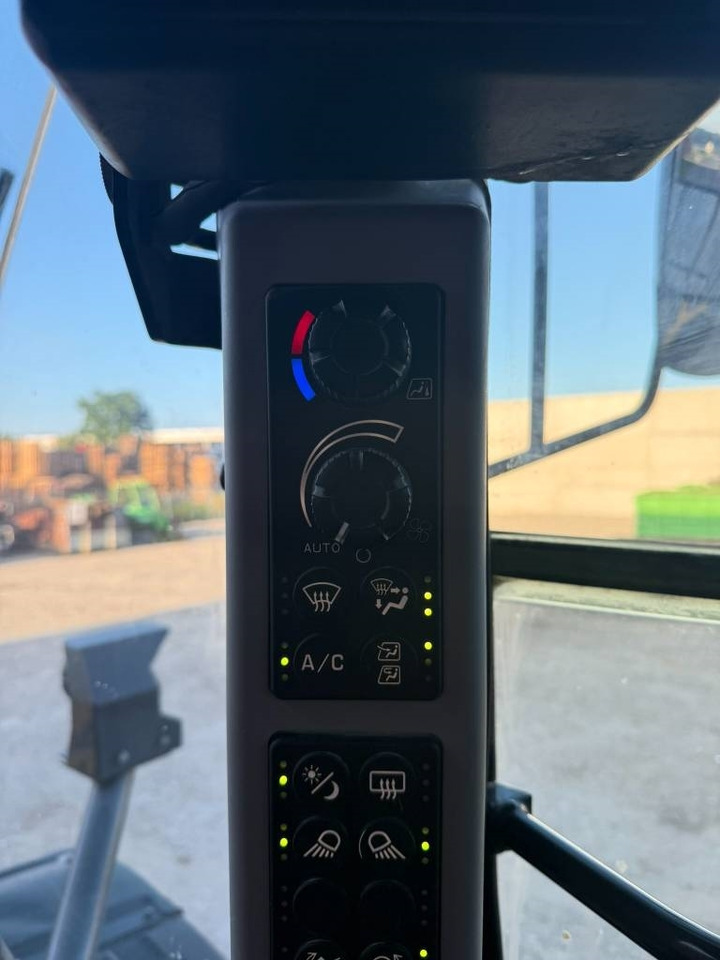 Chargeuse sur pneus KOMATSU WA475-10EO