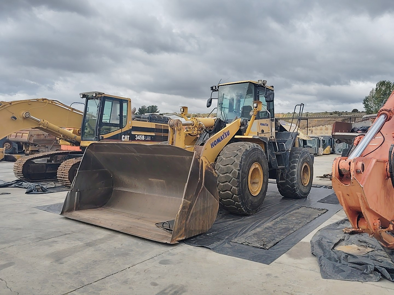 Chargeuse sur pneus KOMATSU WA480-5H