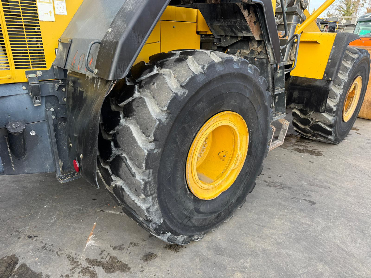 Chargeuse sur pneus KOMATSU WA480-6