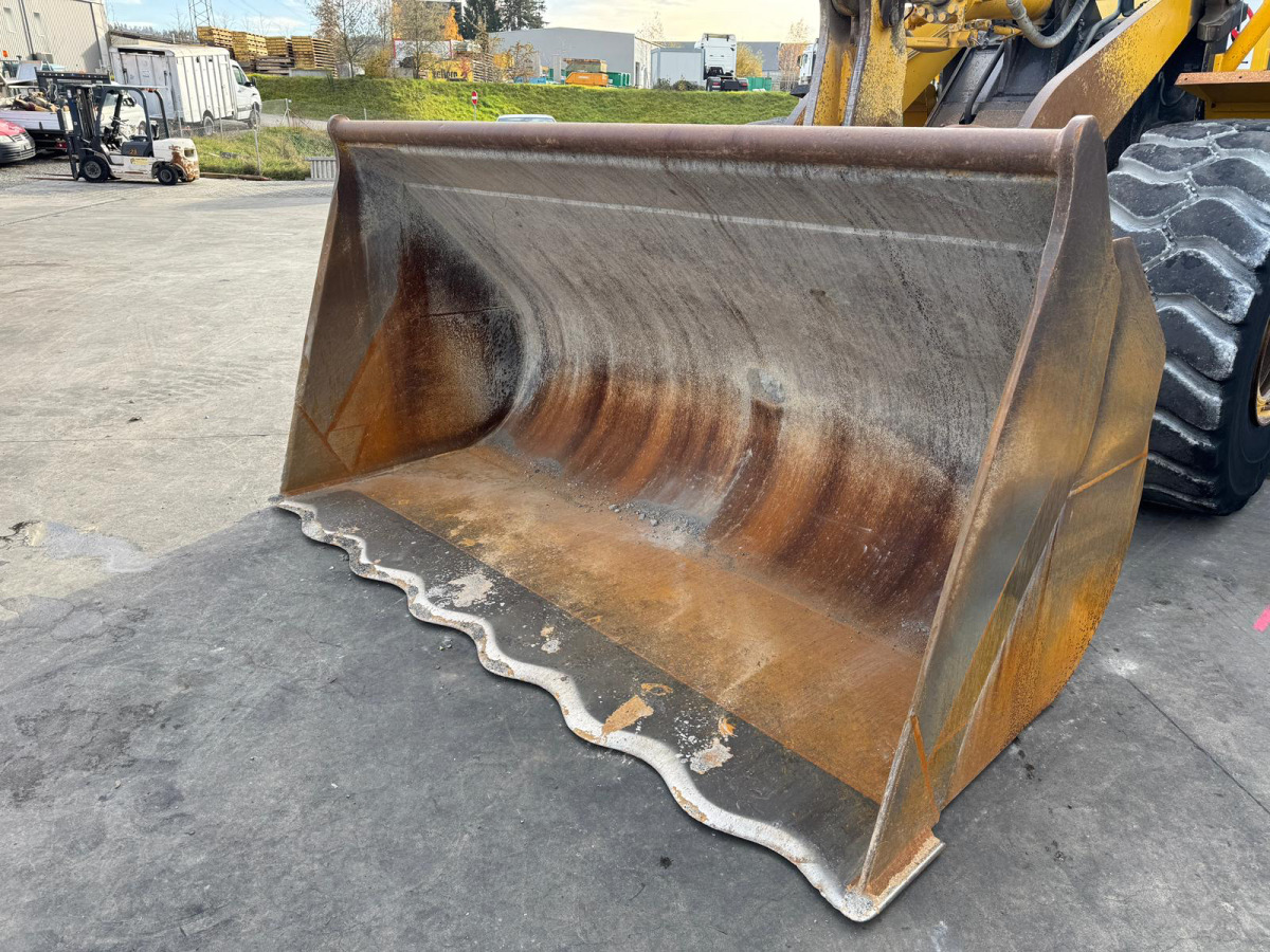 Chargeuse sur pneus KOMATSU WA480-6