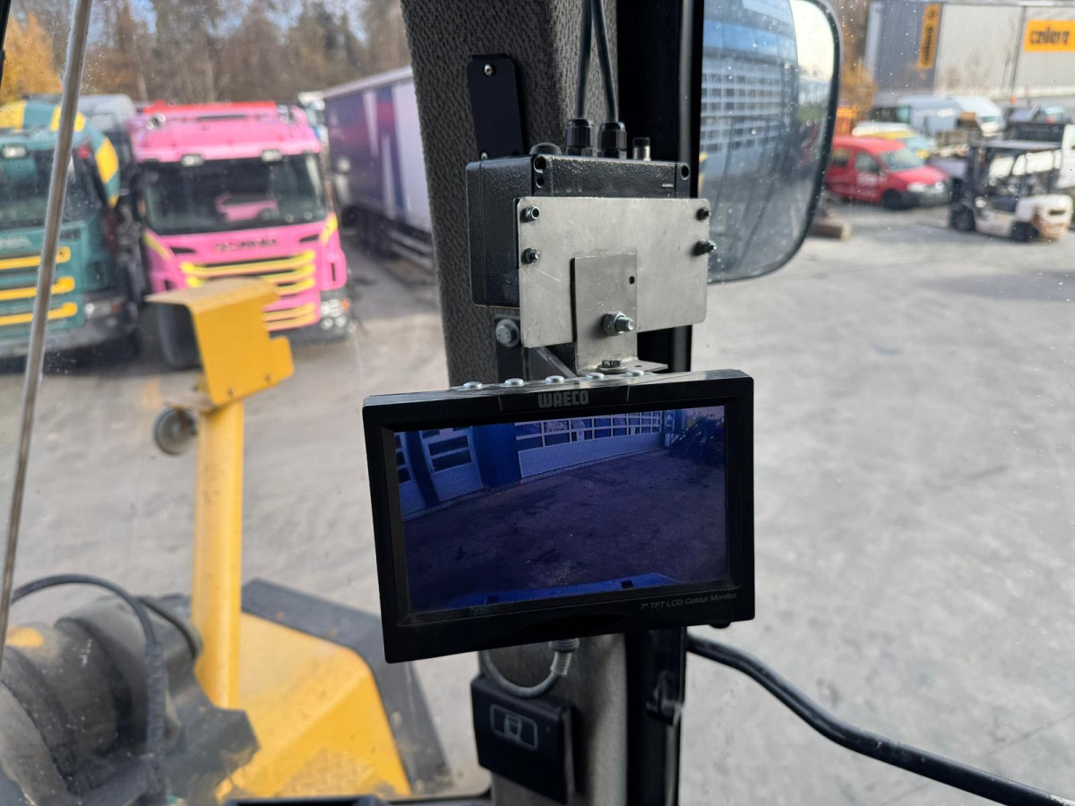 Chargeuse sur pneus KOMATSU WA480-6