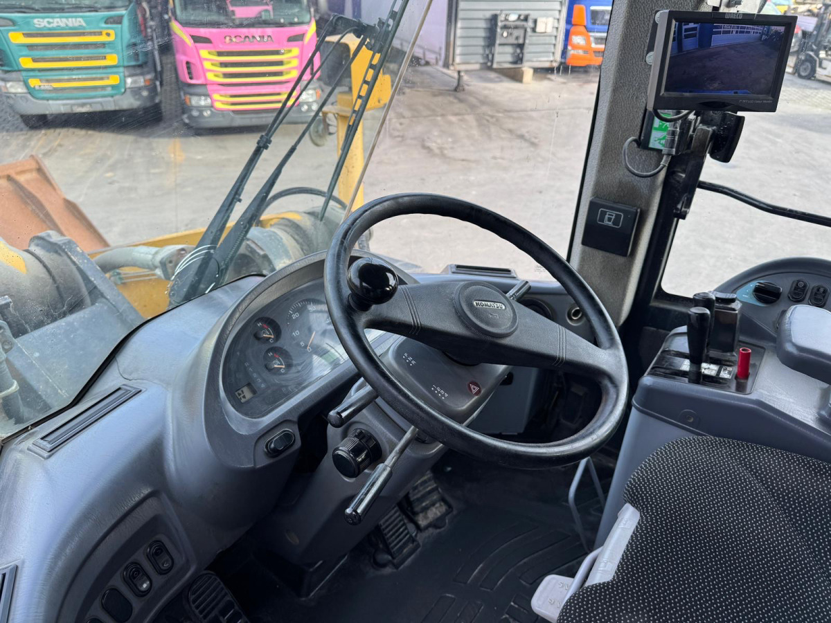 Chargeuse sur pneus KOMATSU WA480-6