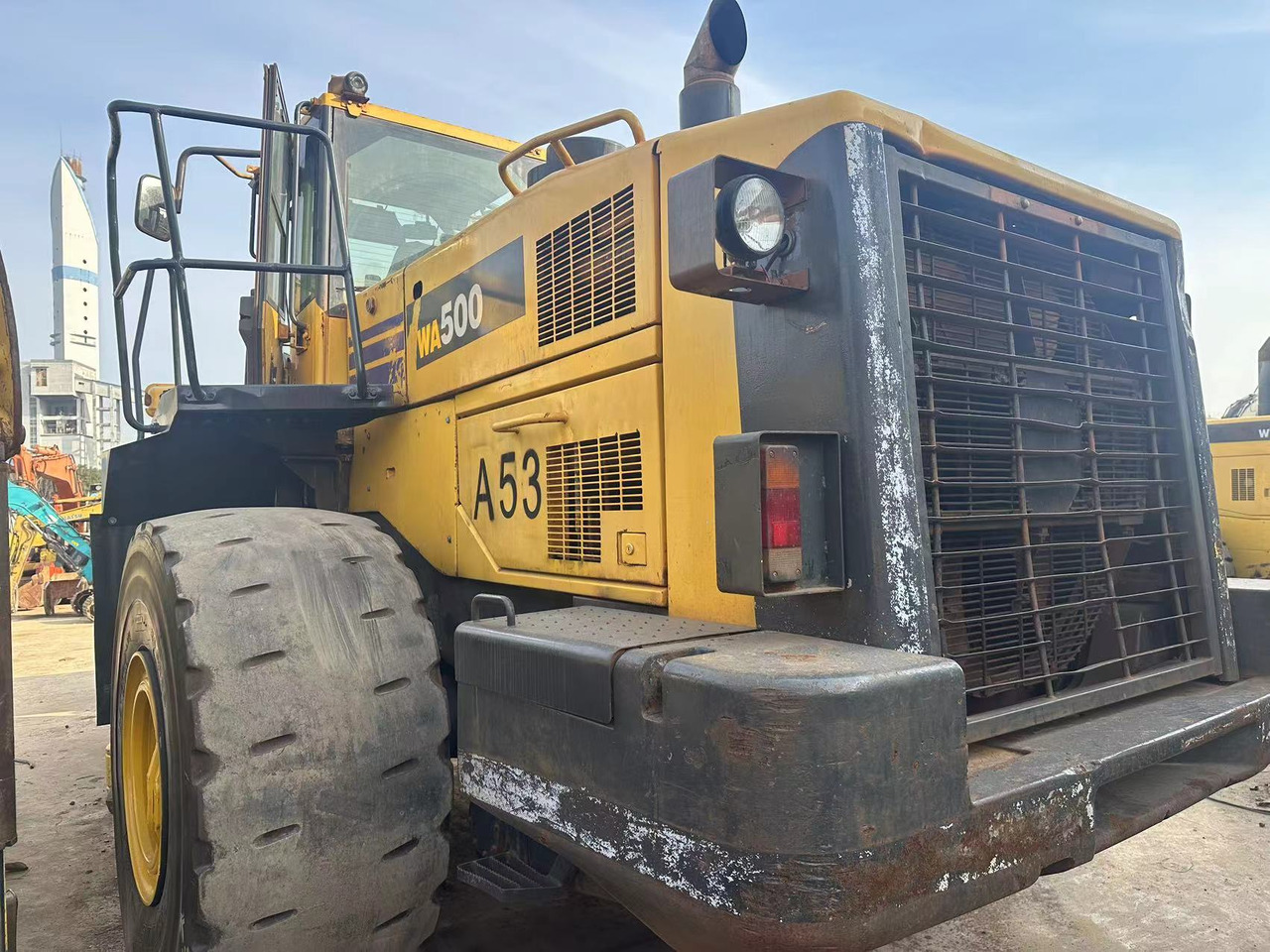 Chargeuse sur pneus KOMATSU WA500-3