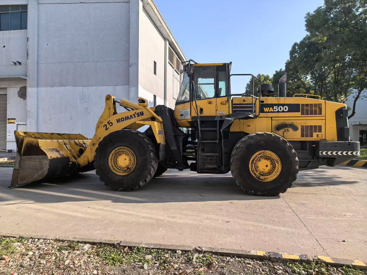 Chargeuse sur pneus KOMATSU WA500-6