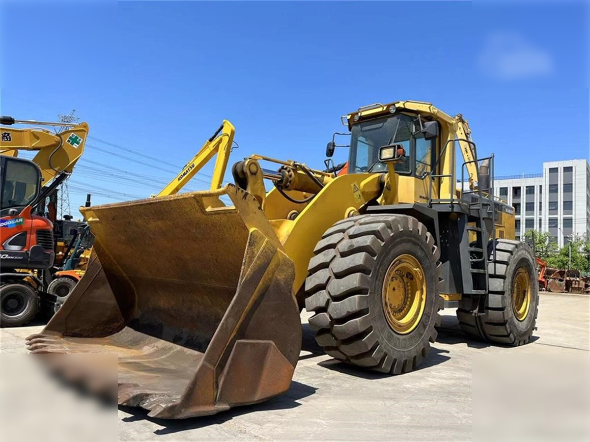 Chargeuse sur pneus KOMATSU WA600-3