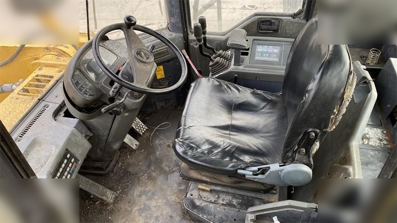 Chargeuse sur pneus KOMATSU WA600-3
