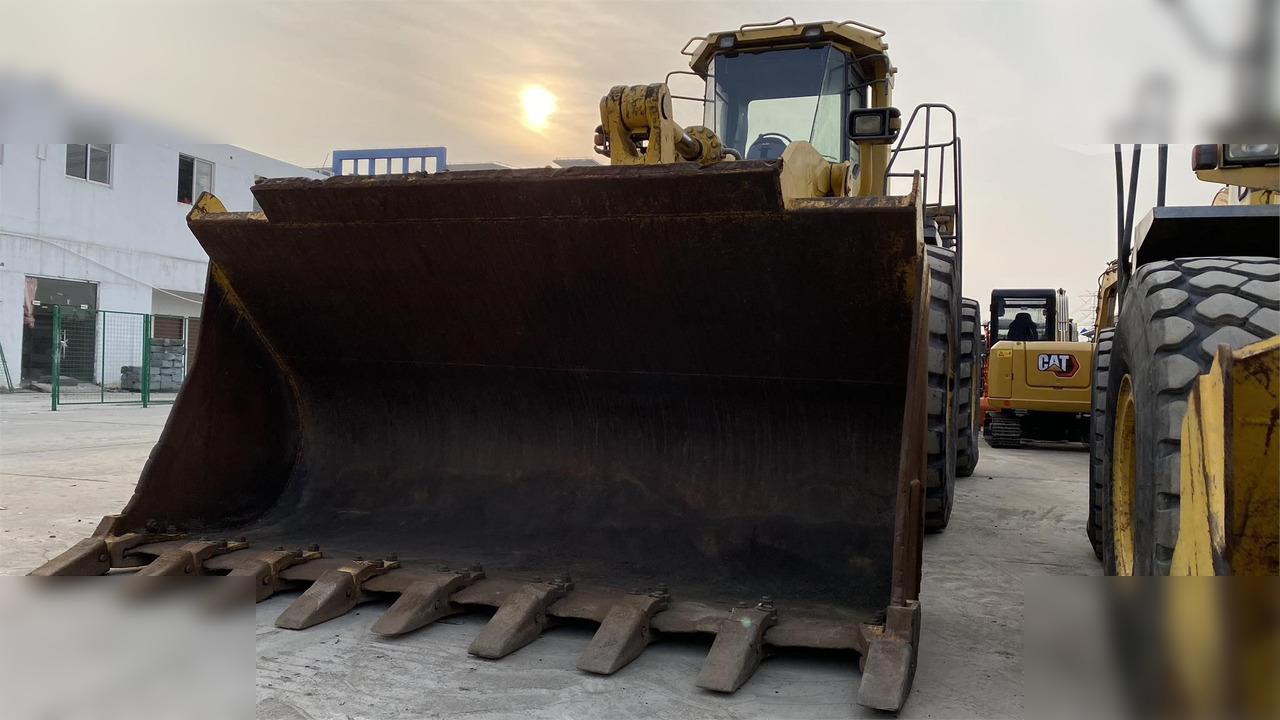 Chargeuse sur pneus KOMATSU WA600-3