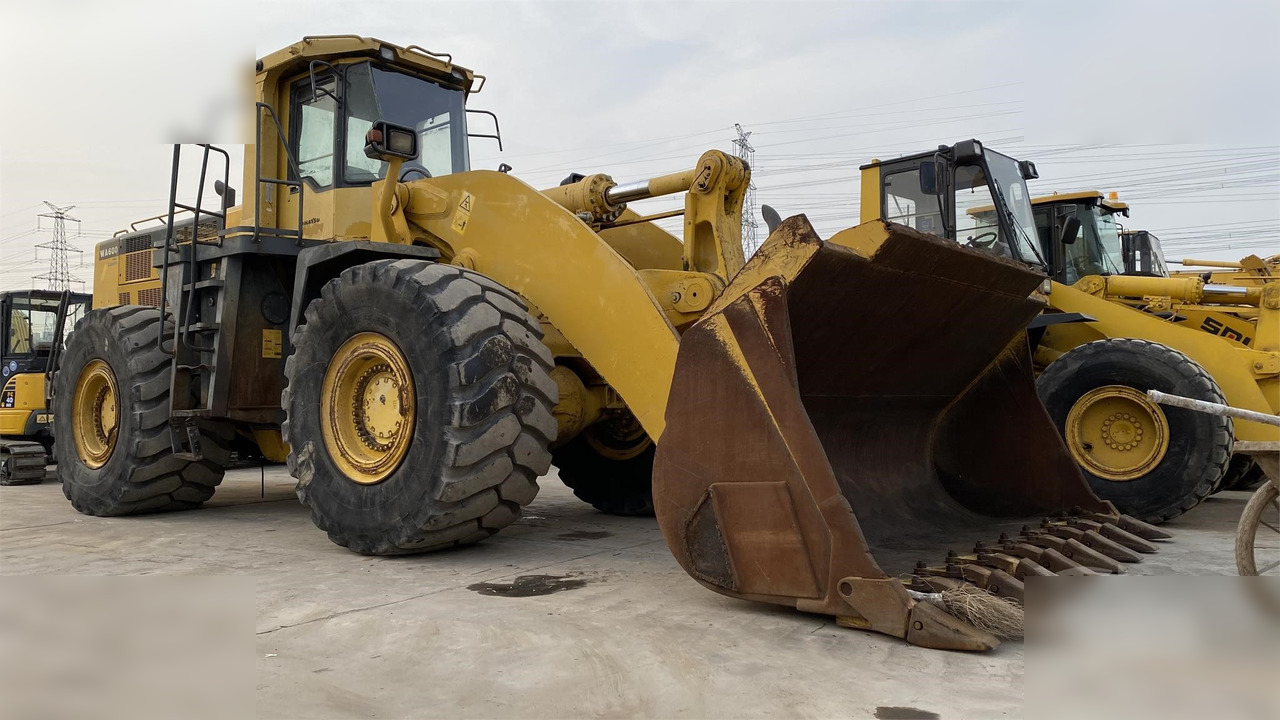 Chargeuse sur pneus KOMATSU WA600-3