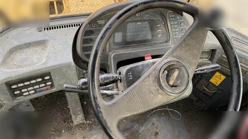 Chargeuse sur pneus KOMATSU WA600-3