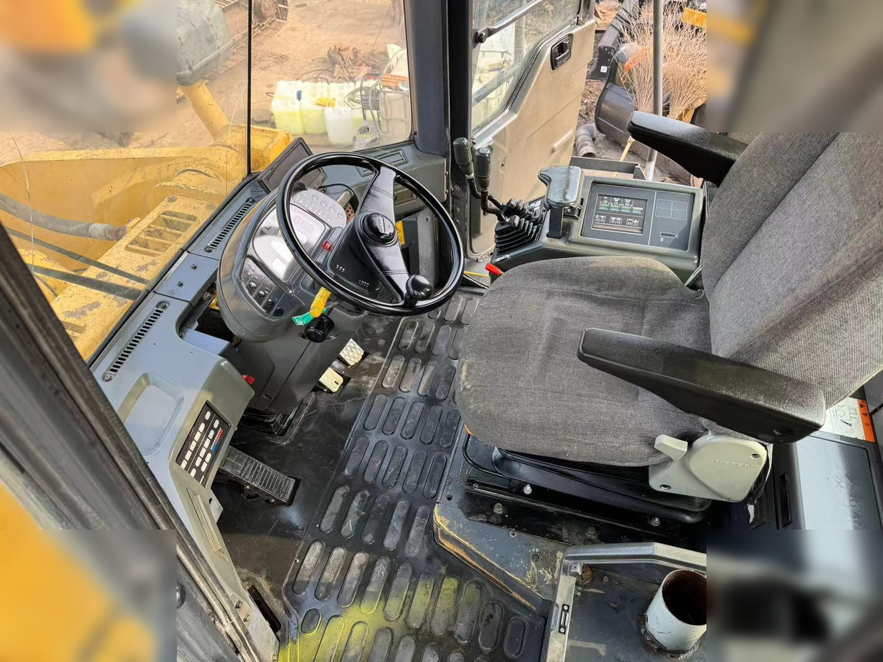 Chargeuse sur pneus KOMATSU WA600-3