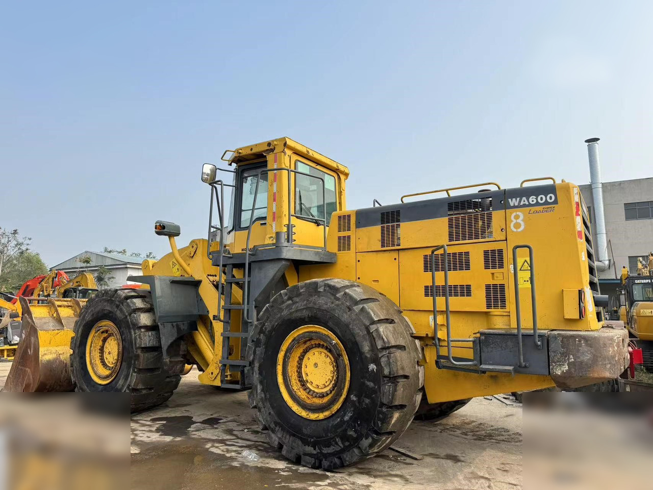 Chargeuse sur pneus KOMATSU WA600-3