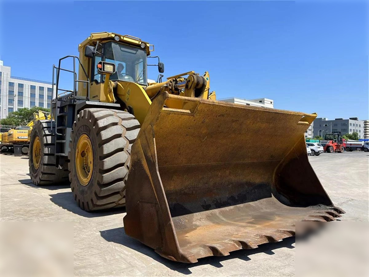 Chargeuse sur pneus KOMATSU WA600-3