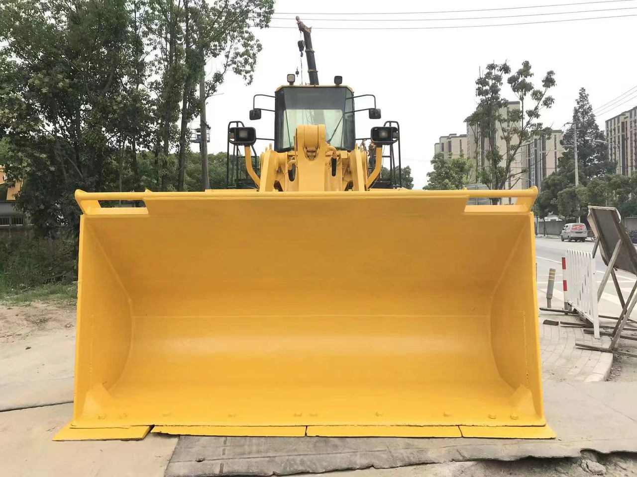 Chargeuse sur pneus KOMATSU WA600-6