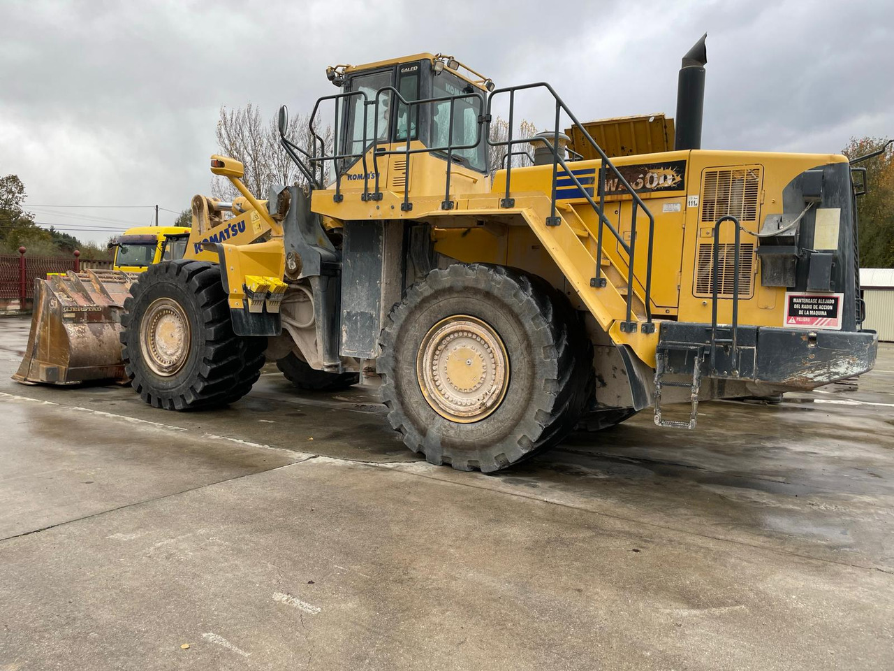 Chargeuse sur pneus KOMATSU WA600-6