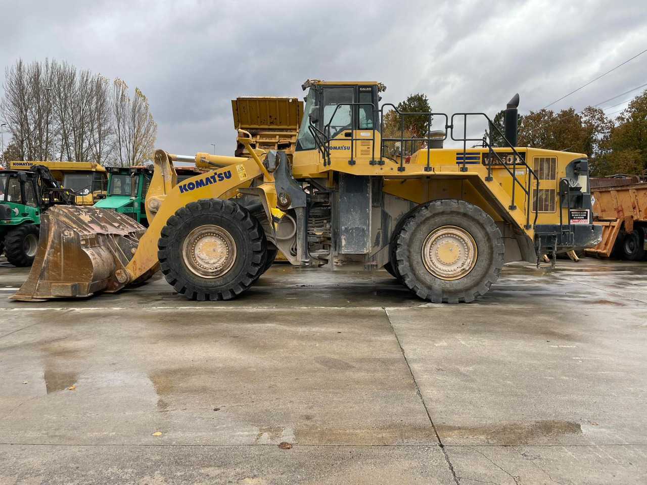 Chargeuse sur pneus KOMATSU WA600-6