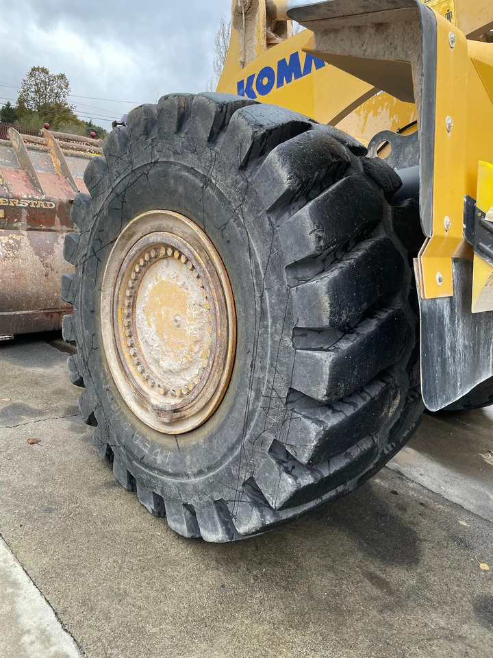 Chargeuse sur pneus KOMATSU WA600-6