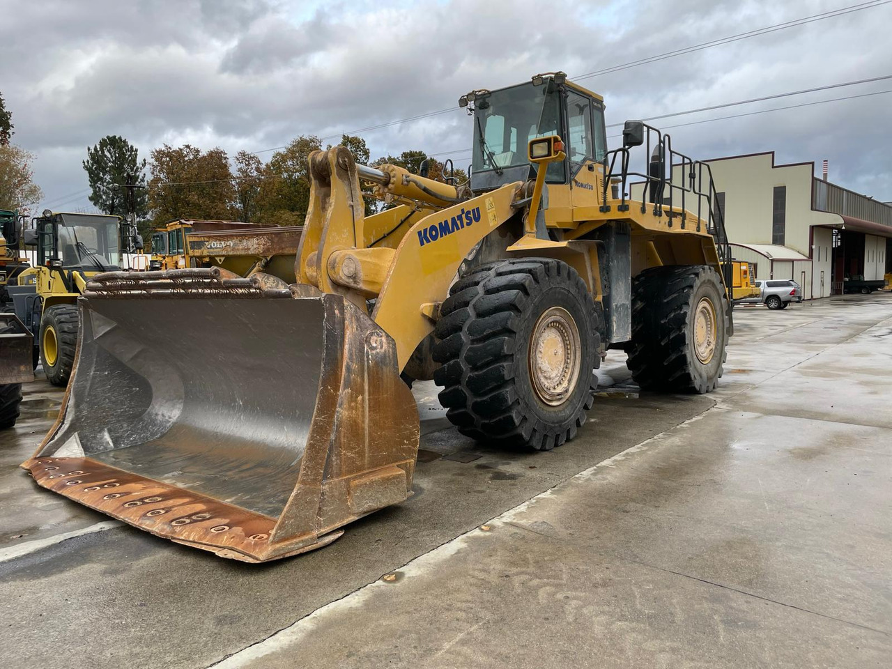 Chargeuse sur pneus KOMATSU WA600-6