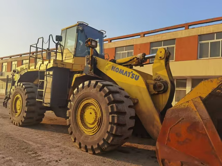 Chargeuse sur pneus KOMATSU WA600-6