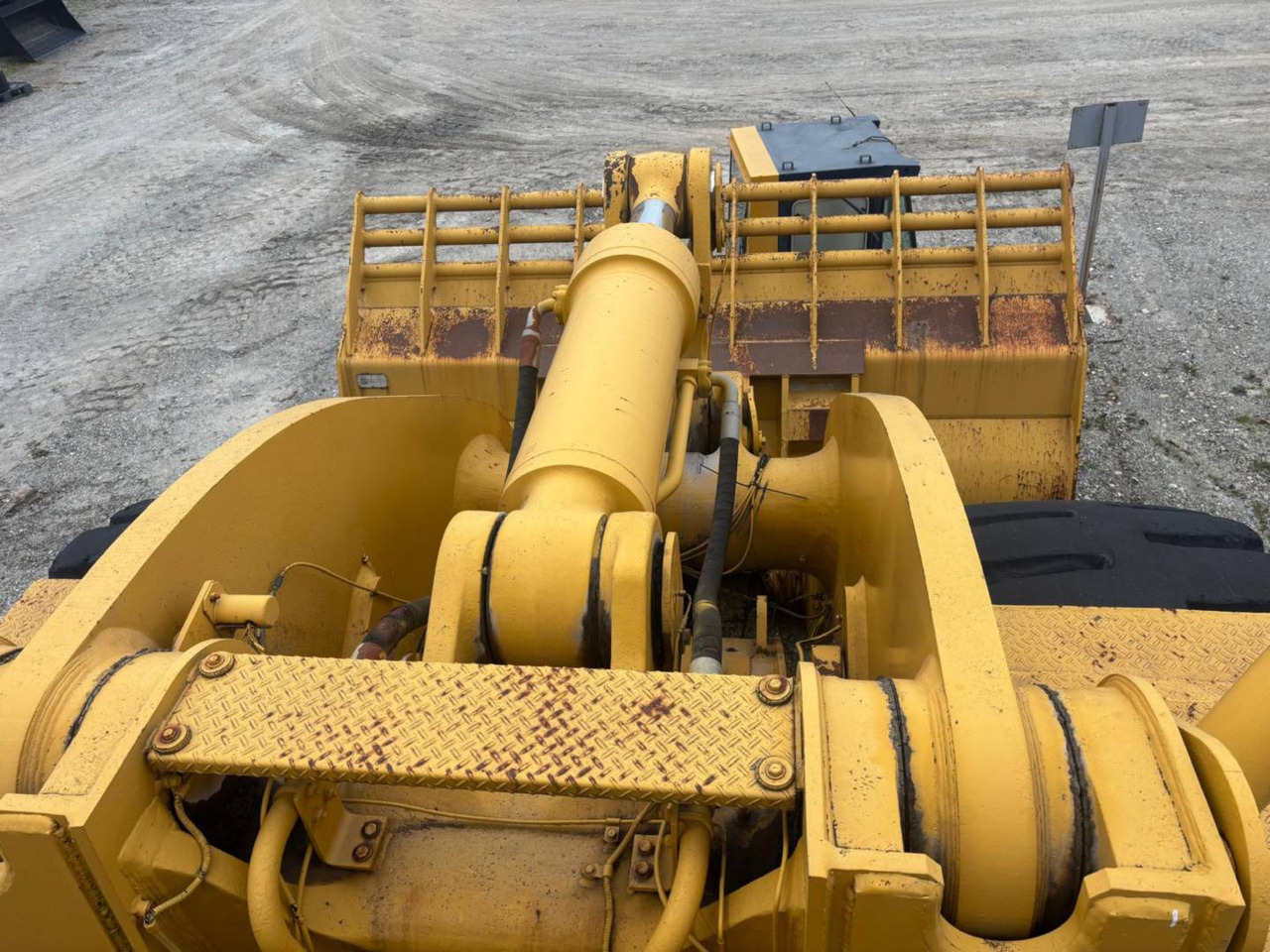 Chargeuse sur pneus KOMATSU WA700