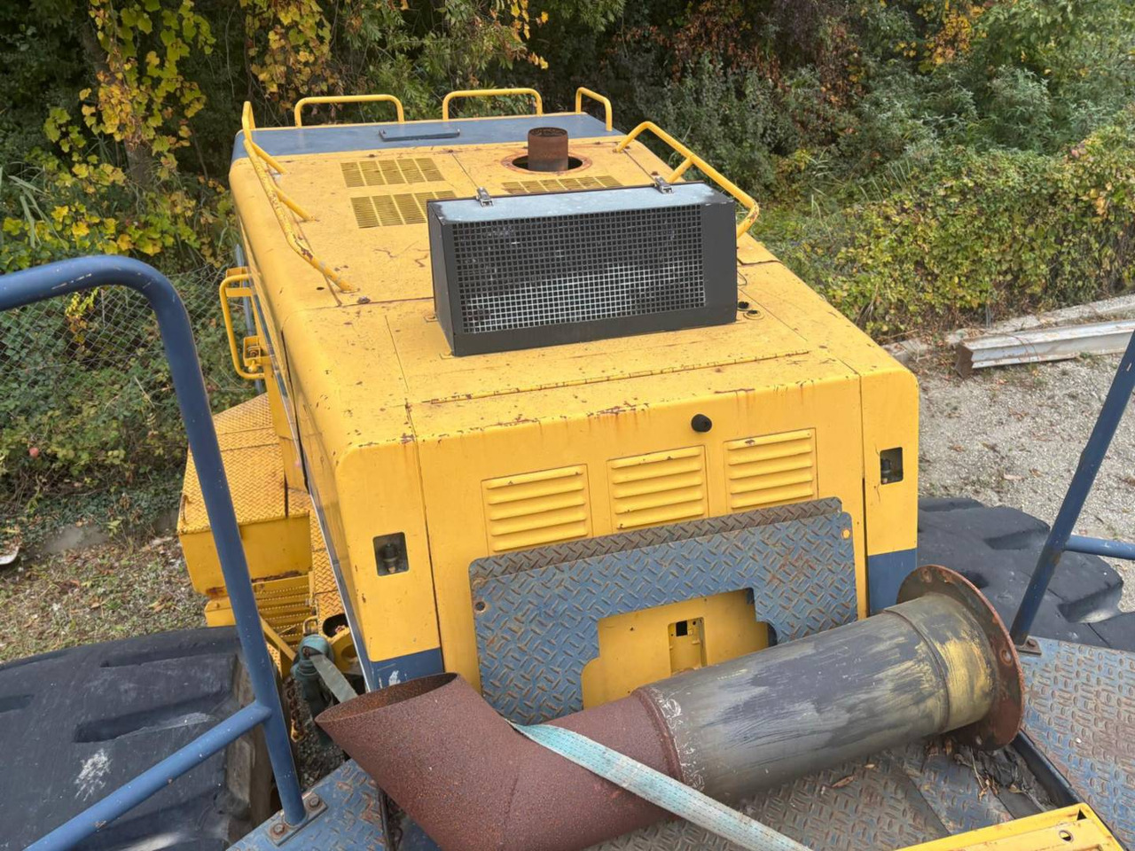 Chargeuse sur pneus KOMATSU WA700