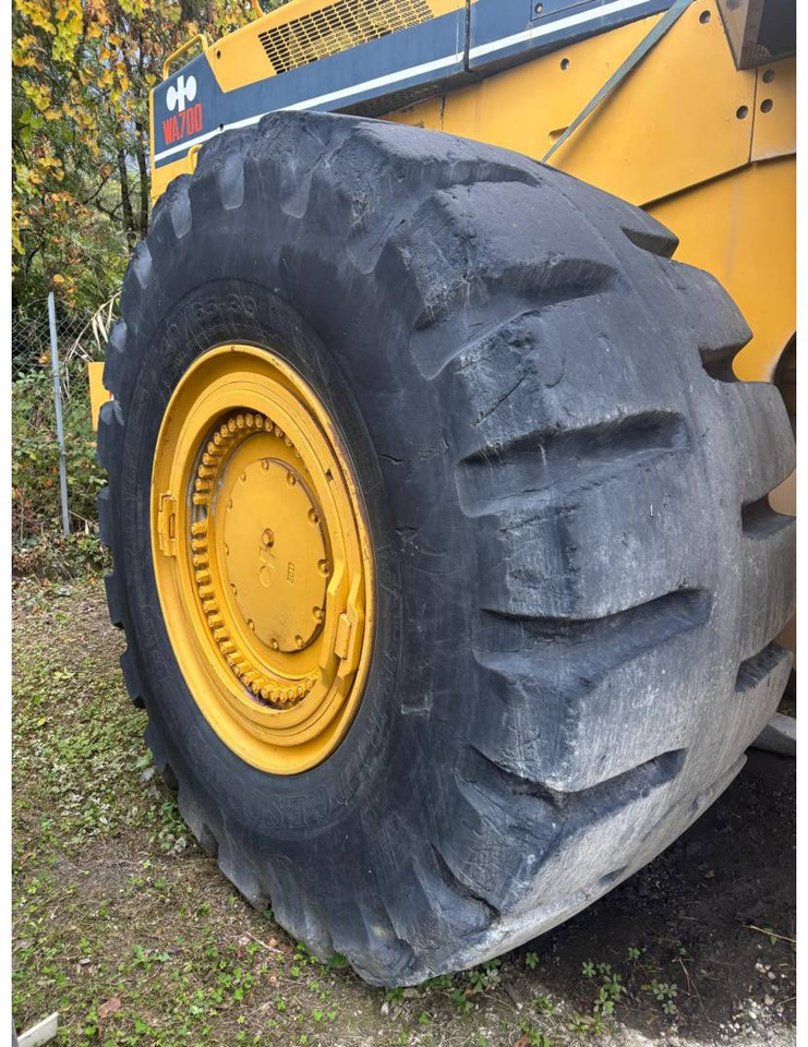 Chargeuse sur pneus KOMATSU WA700