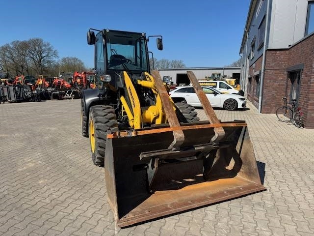 Chargeuse sur pneus KOMATSU WA 100M
