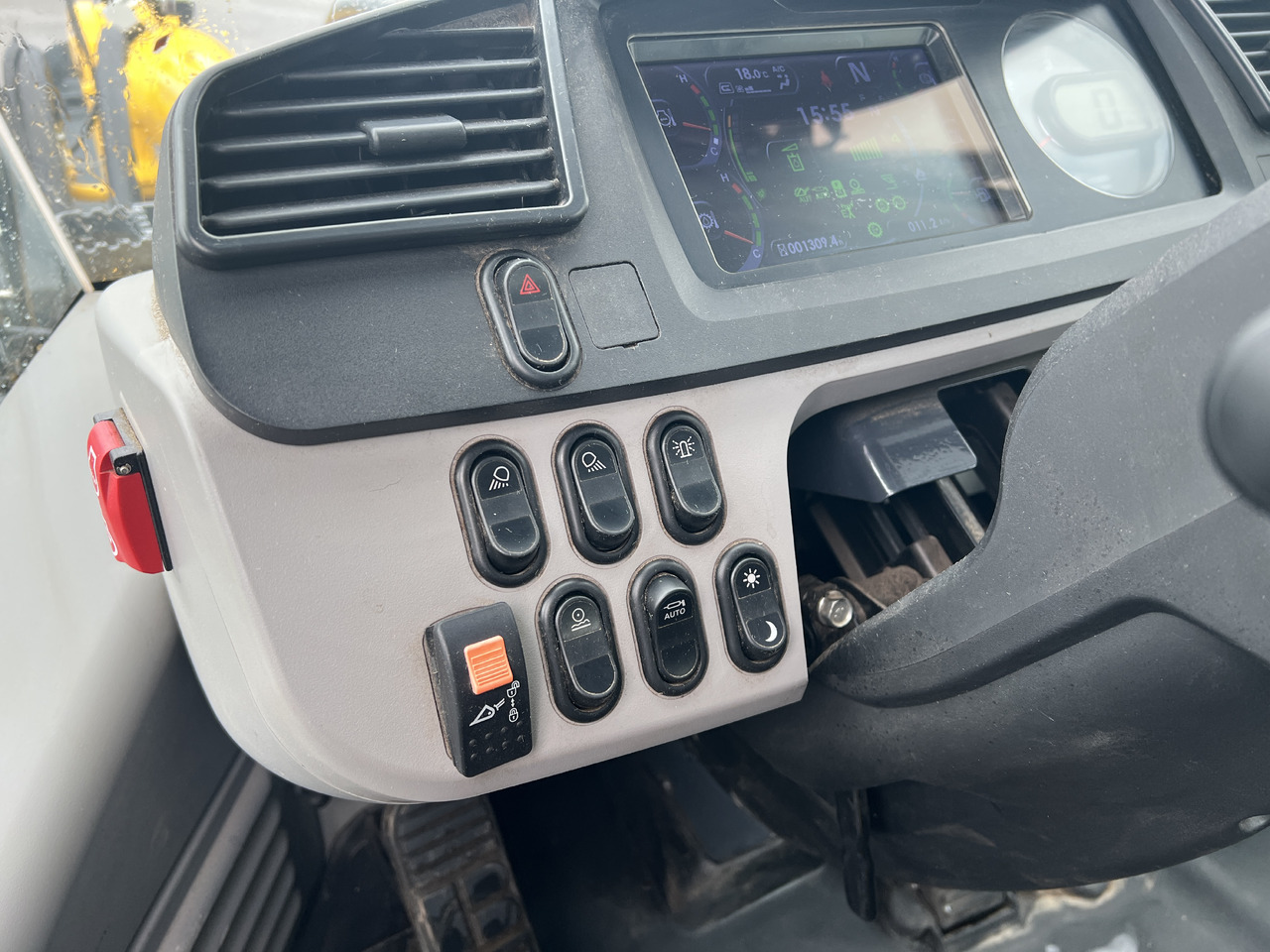 Chargeuse sur pneus KOMATSU WA 380-8E0