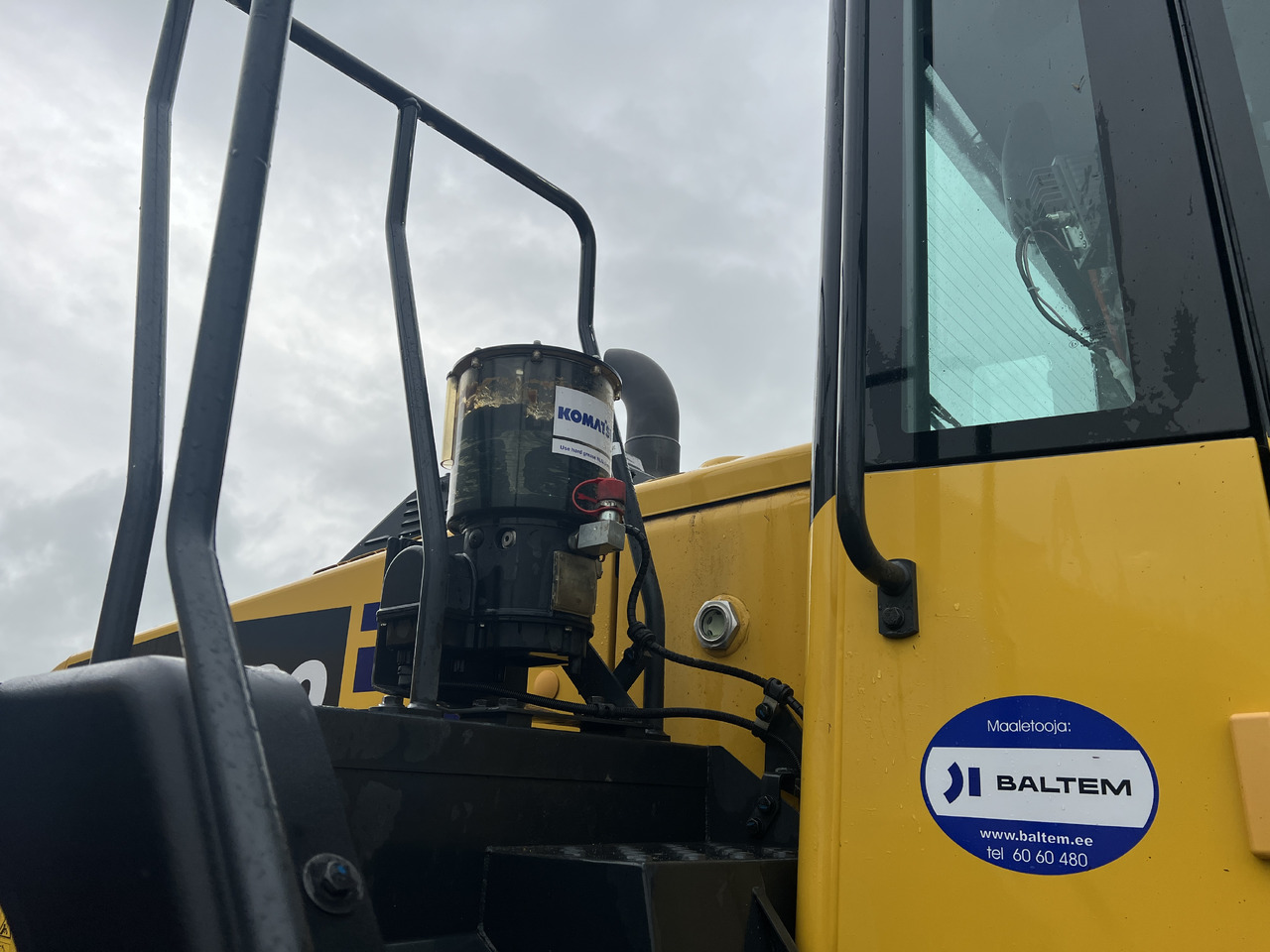 Chargeuse sur pneus KOMATSU WA 380-8E0