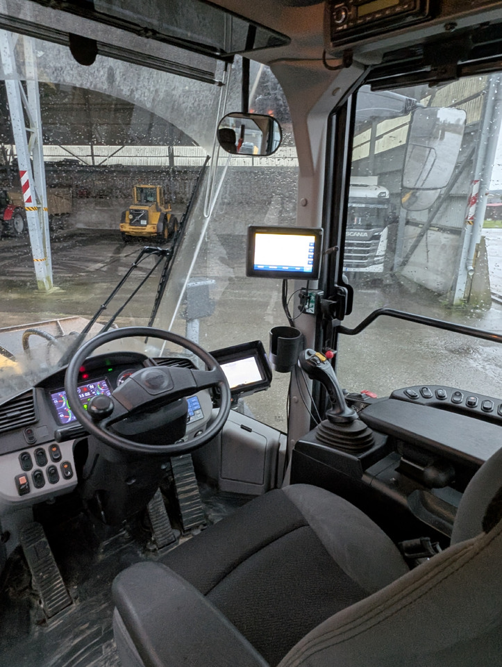 Chargeuse sur pneus KOMATSU WA 380-8E0