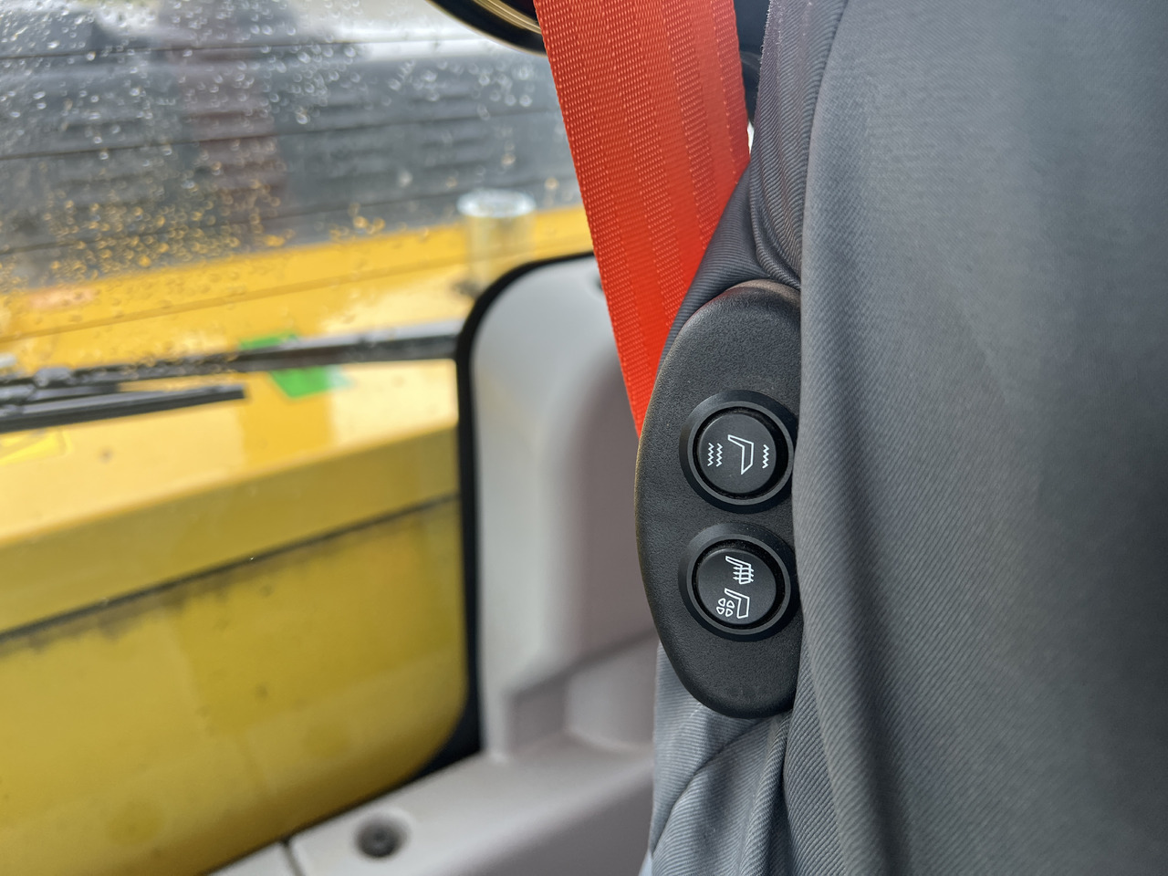 Chargeuse sur pneus KOMATSU WA 380-8E0