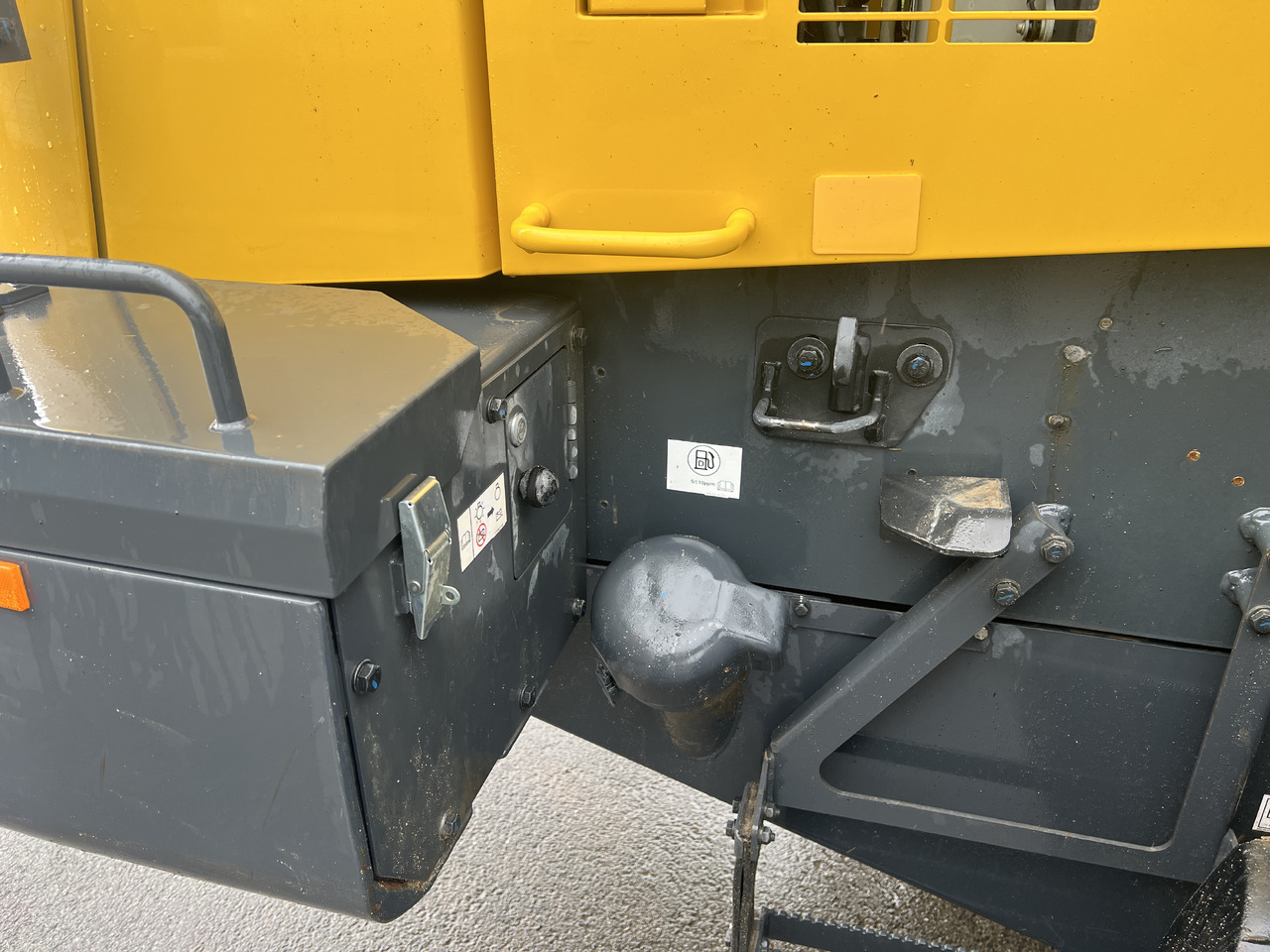 Chargeuse sur pneus KOMATSU WA 380-8E0