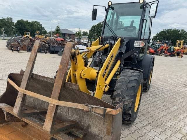 Chargeuse sur pneus KOMATSU WA 80M