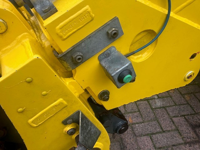 Chargeuse sur pneus KRAMER 8085T loader