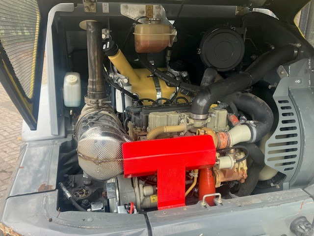 Chargeuse sur pneus KRAMER 8085T loader